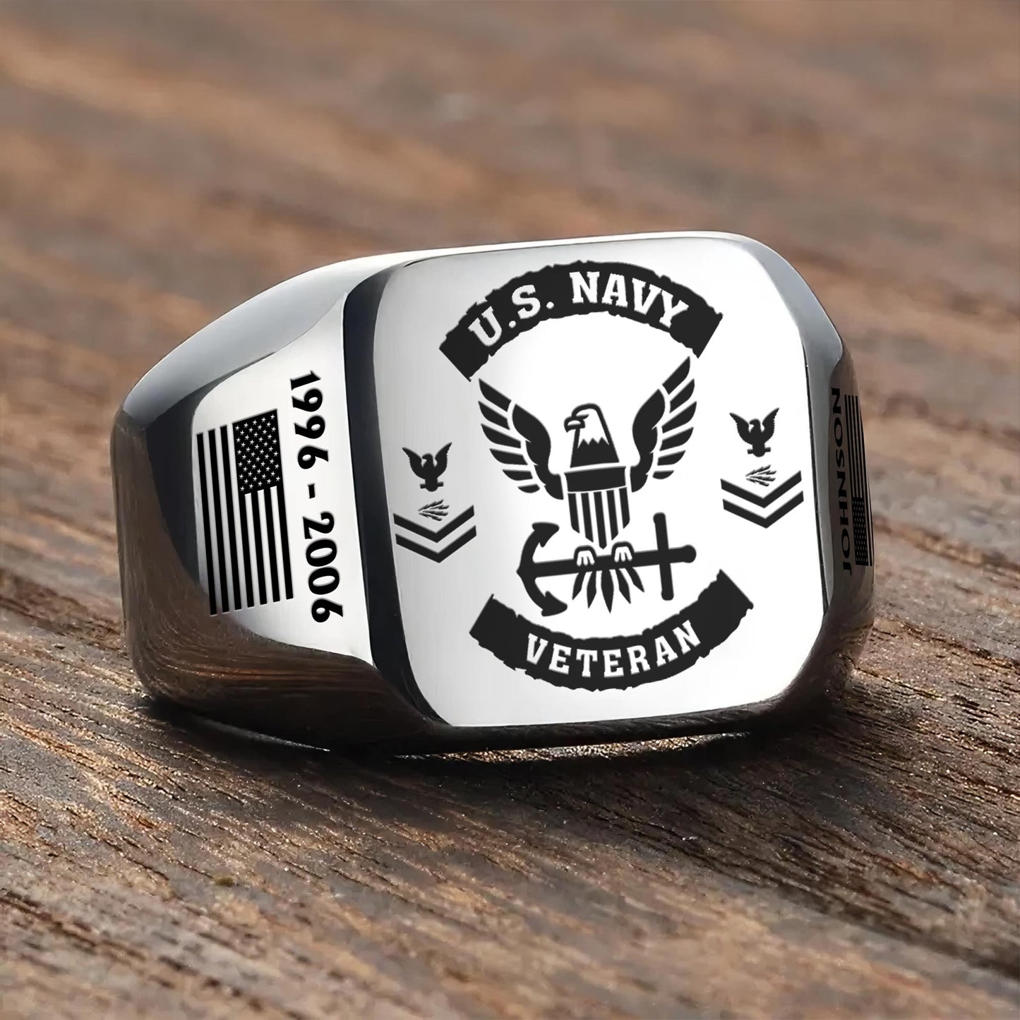 US Navy – Engraved Men's Ring – Veteran Badge Crest